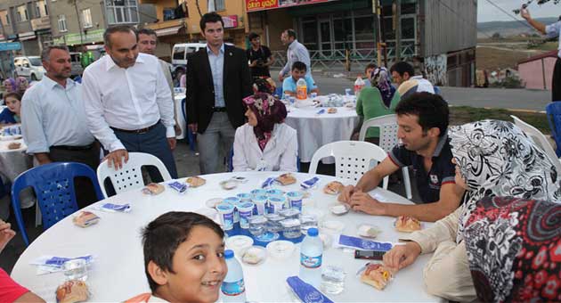arnavutkoy-belediyesi-ramazan-iftari-2012