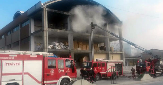 bolluca-dokuma-fabrikasi-yangin