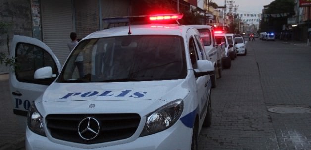 istanbulda_teror_operasyonu_12_gozalti_1421671512_9474